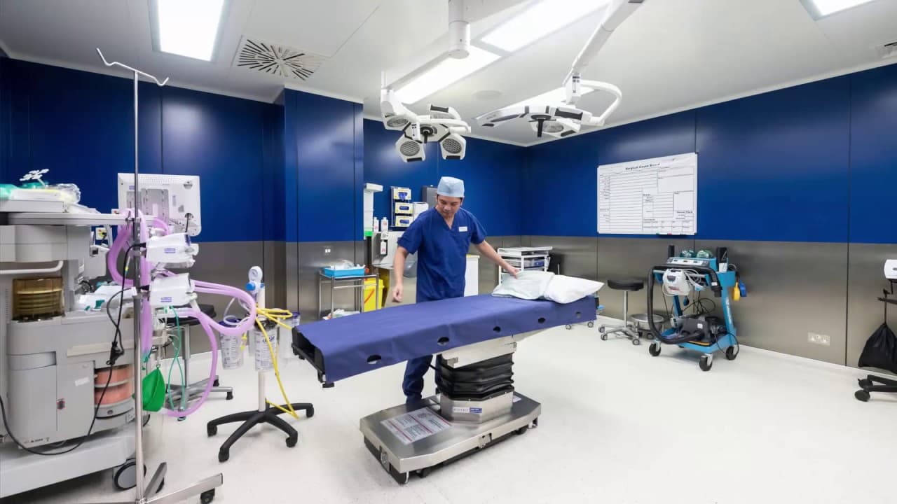 Operating theatre prepared for ligament reconstruction